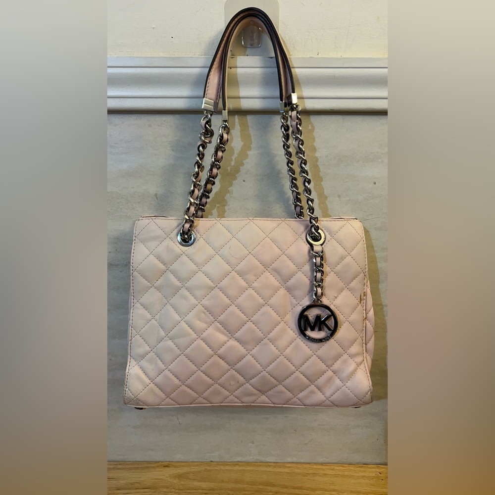 Michael Kors Susannah Large Quilted-Lamb Leather Tote. Blush Pink